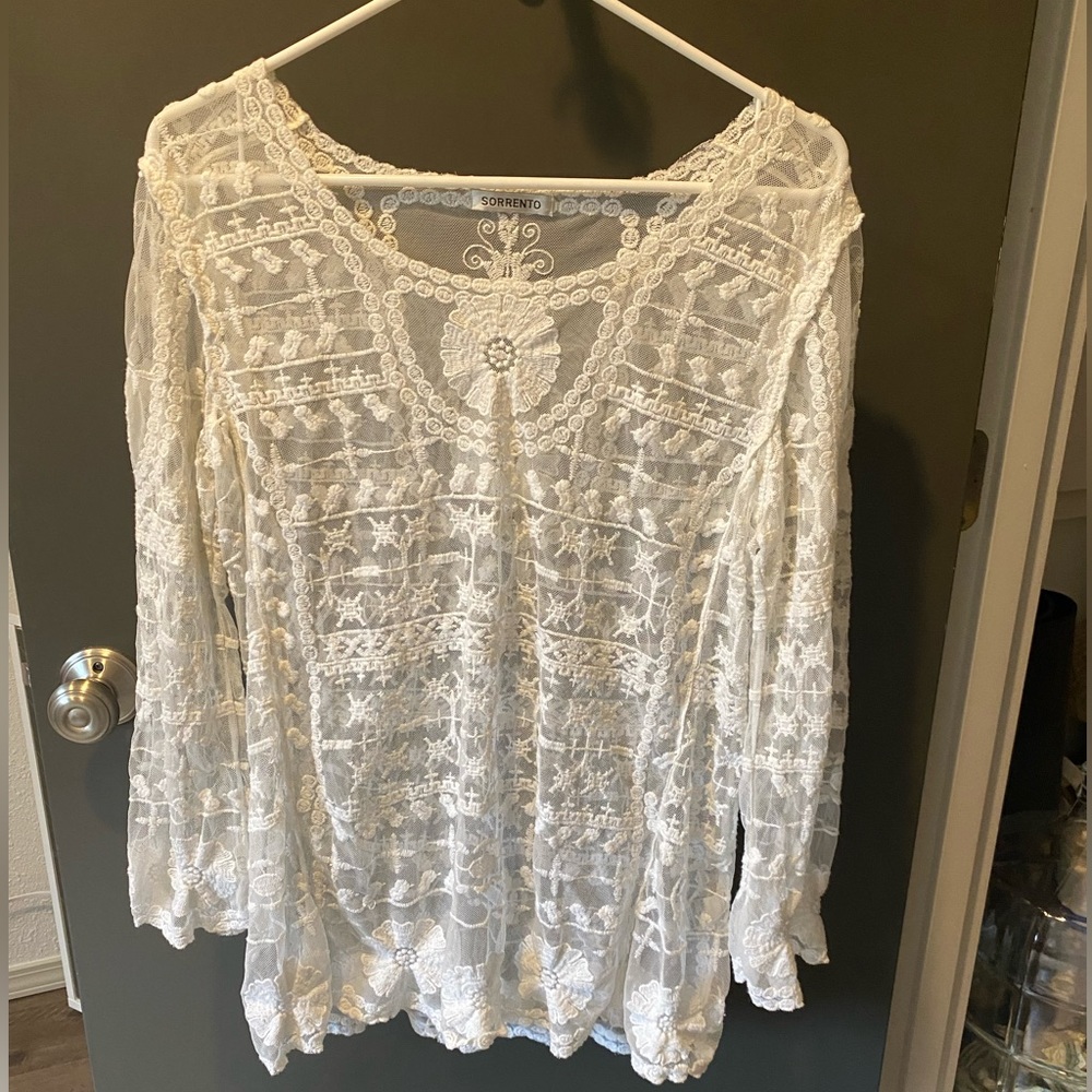 Long sleeve lace embroidered see-through white sorrento top size medium
